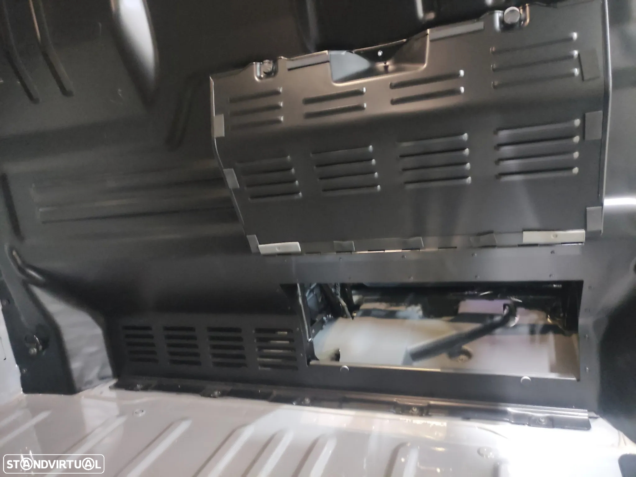 VW Transporter 2.0 TDI L1H1 - 13