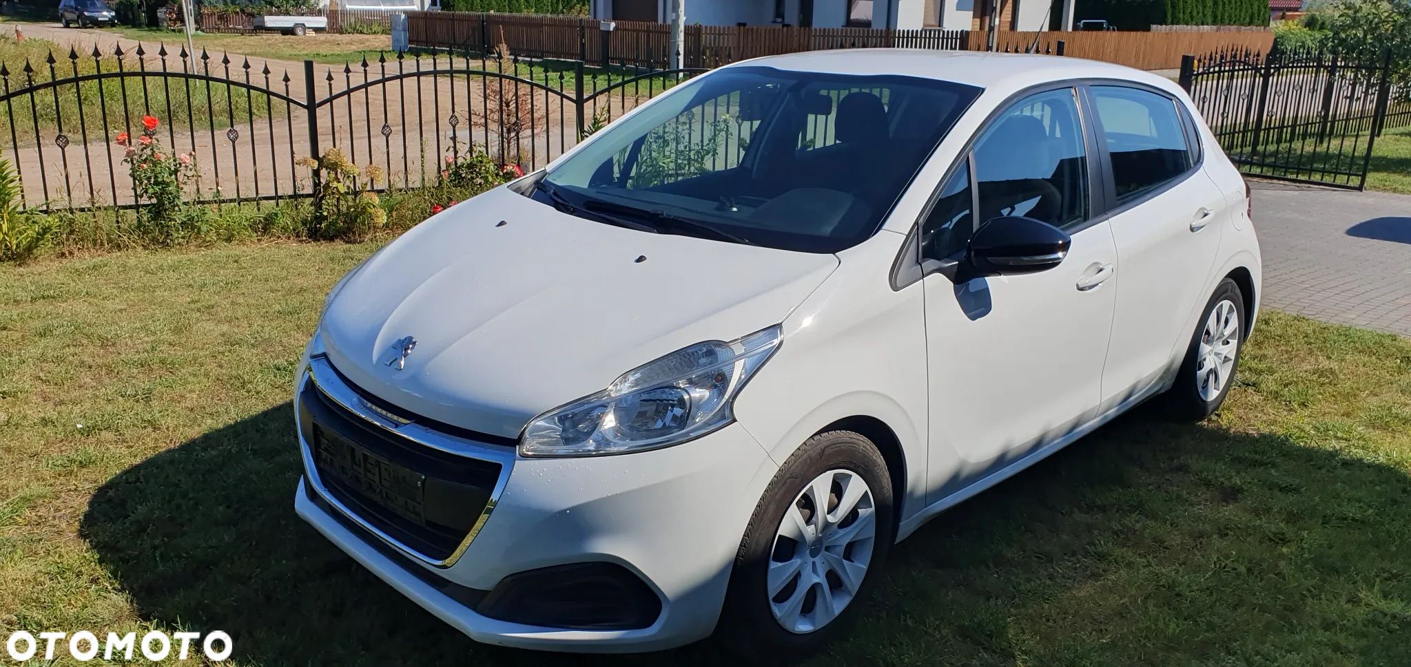 Peugeot 208 - 1