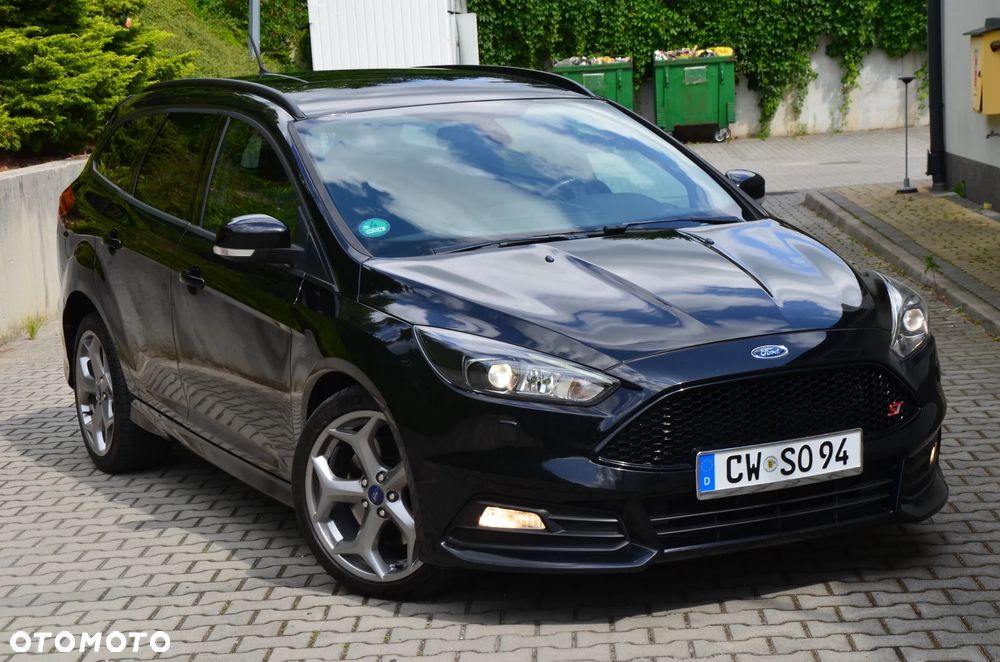 Ford Focus 2.0 TDCi ST mit Leder-Exclusiv-Paket - 1