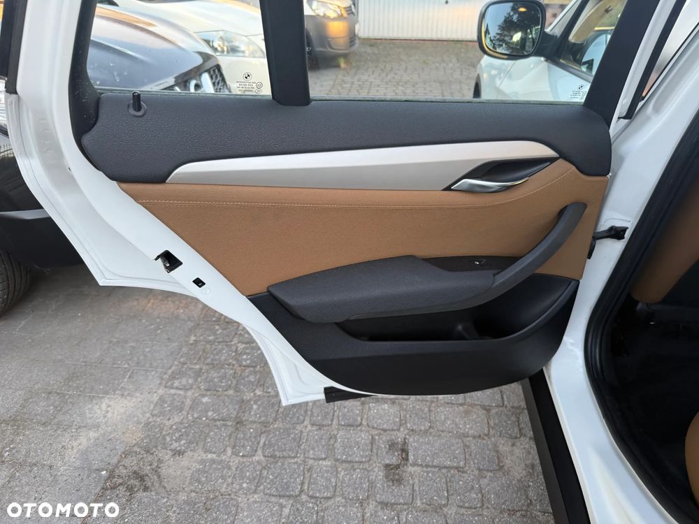 BMW X1 sDrive18d - 16