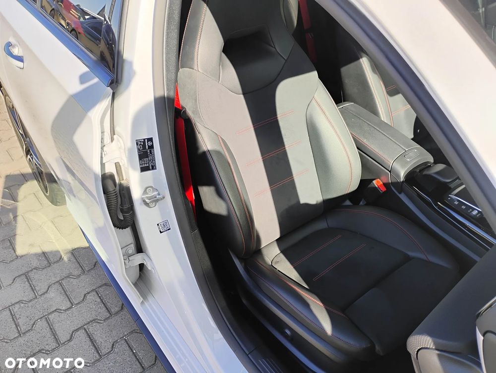 Mercedes-Benz Klasa A 35 AMG 4-Matic 7G-DCT - 16