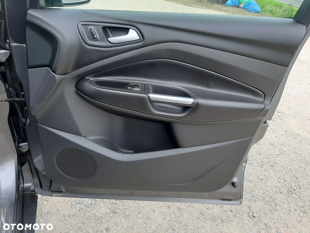 Ford Kuga 2.0 TDCi 2x4 Titanium - 31