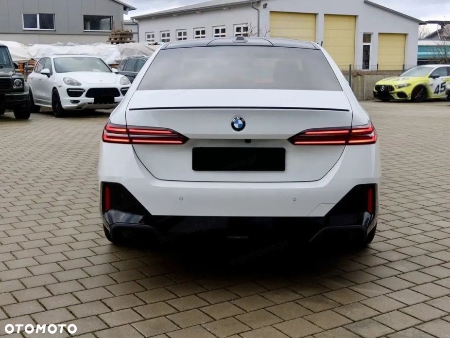BMW Seria 5 520d xDrive mHEV M Sport - 5