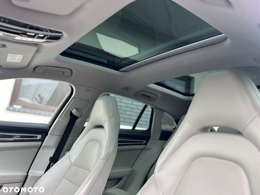 Porsche Panamera 4 Sport Turismo - 20