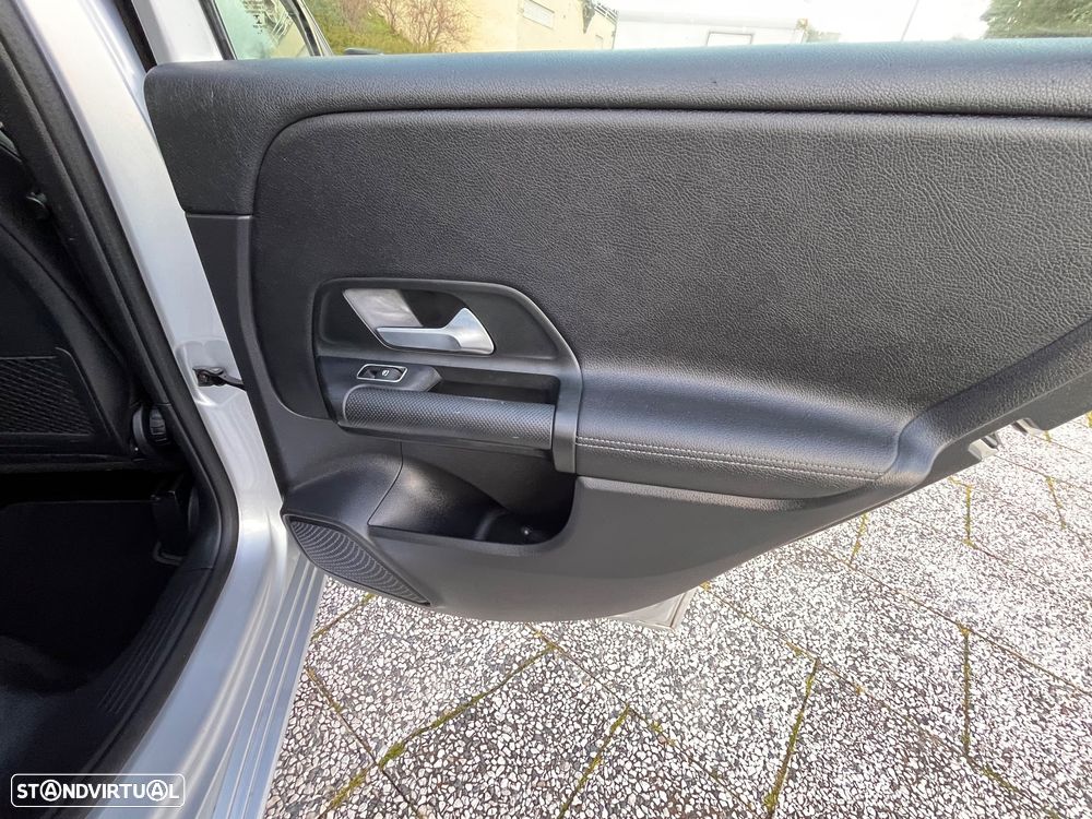 Mercedes-Benz B 180 d Style Plus Aut. - 40