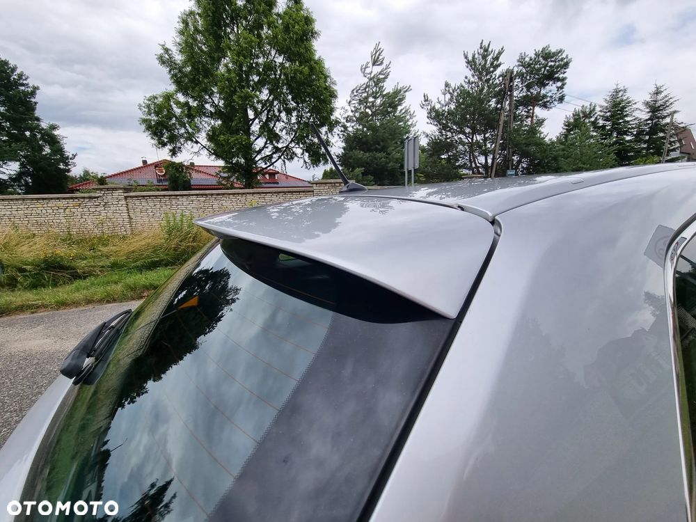Toyota Avensis - 16