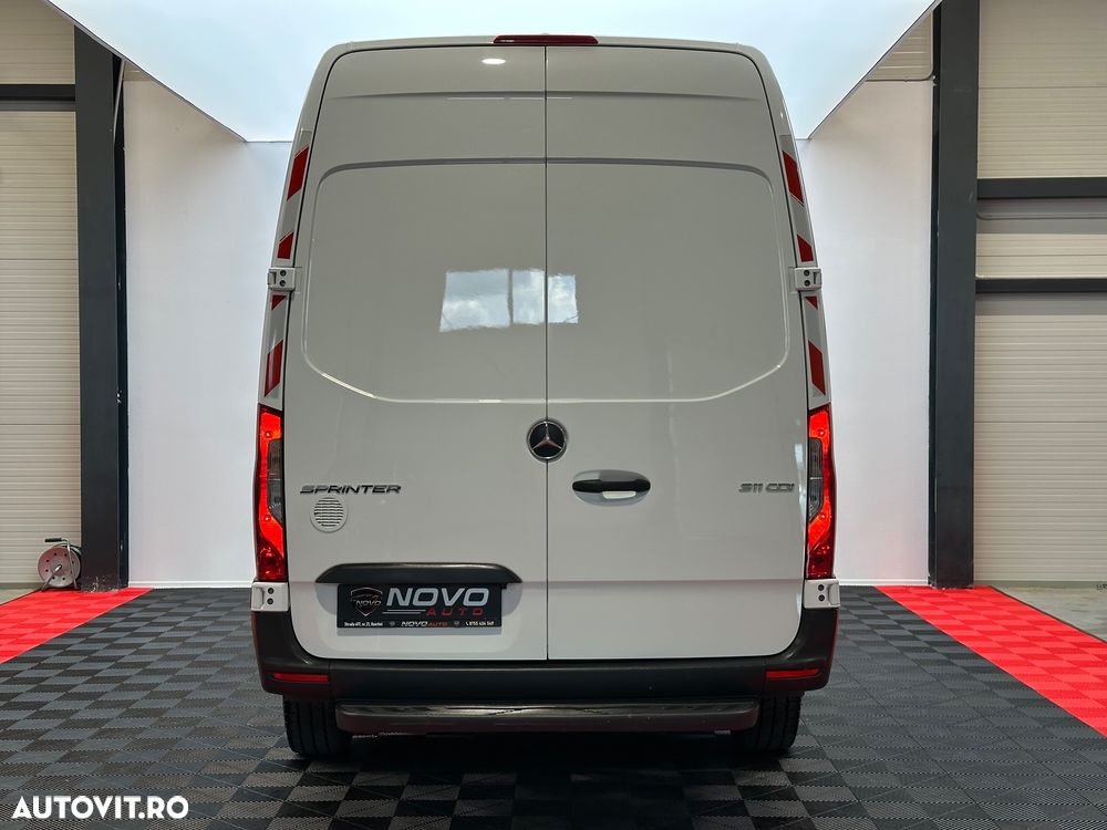 Mercedes-Benz Sprinter - 32
