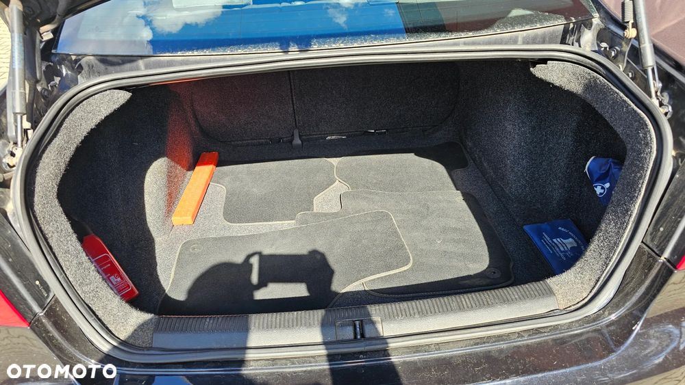 Volkswagen Jetta 1.9 TDI Comfortline - 10