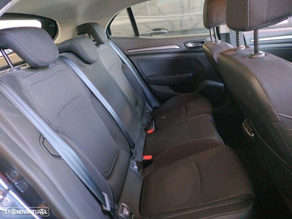 Renault Mégane 1.5 Blue dCi Intens EDC - 9