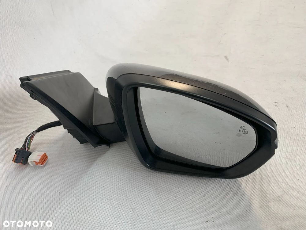 Peugeot 3008 5008 18PIN Lusterko prawe