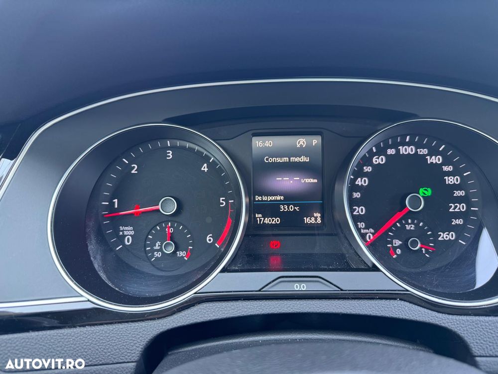 Volkswagen Passat 2.0 TDI DSG Highline - 17
