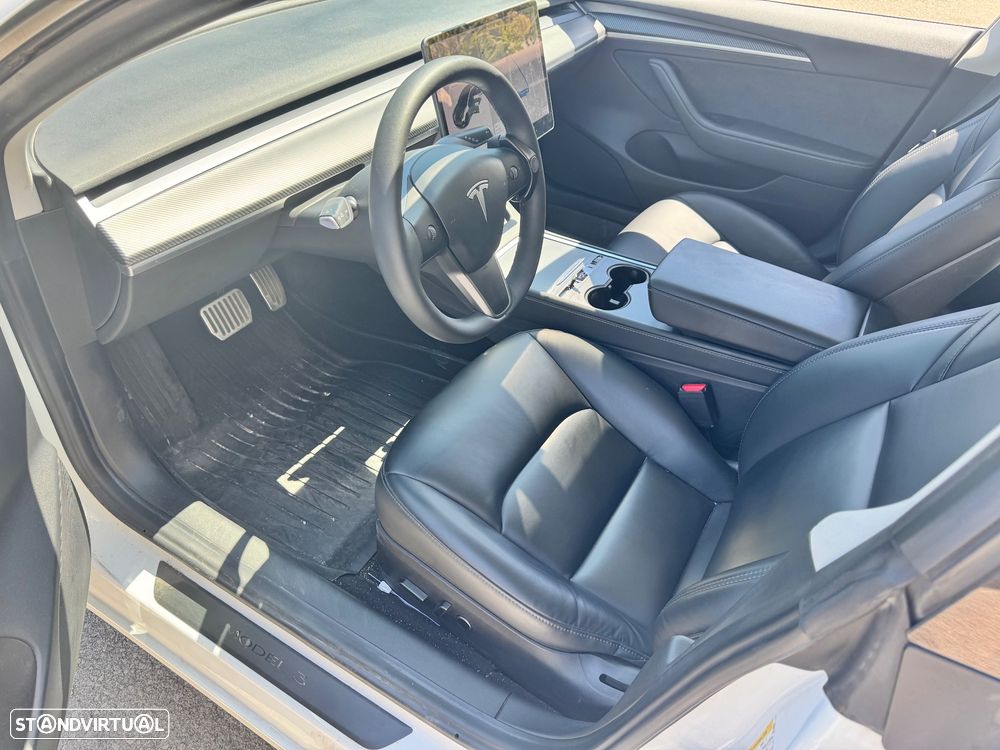 Tesla Model 3 - 10