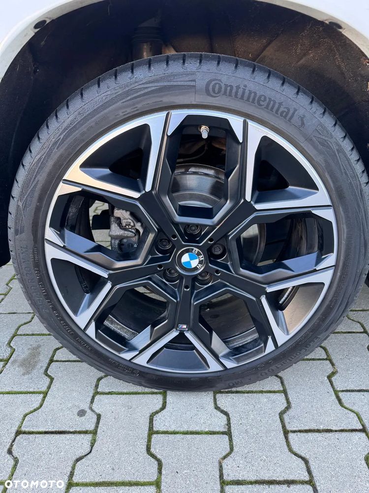 BMW X1 xDrive23i mHEV - 12