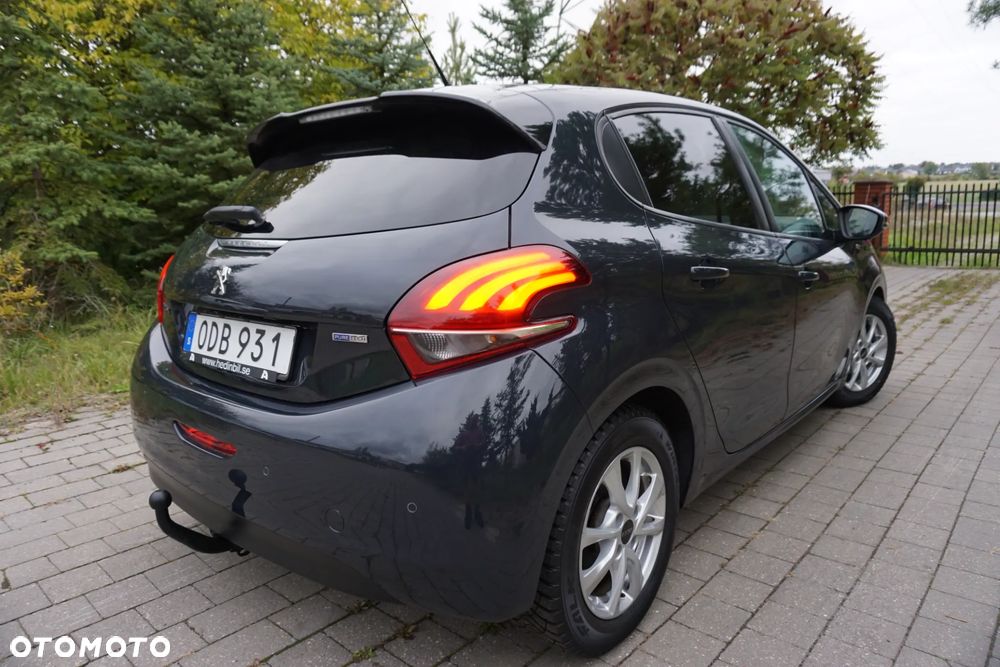 Peugeot 208 - 10