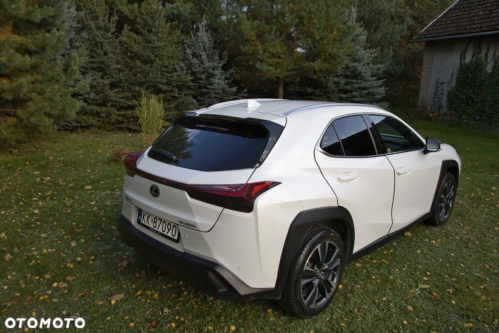 Lexus UX - 3