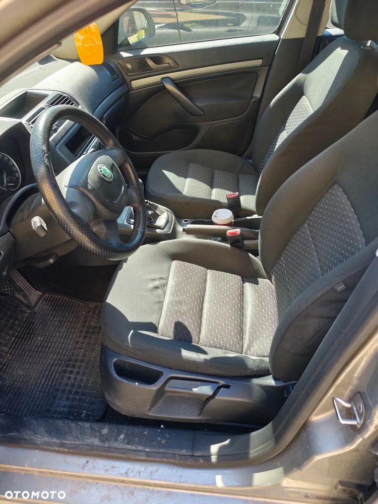 Skoda Octavia 1.6 - 8
