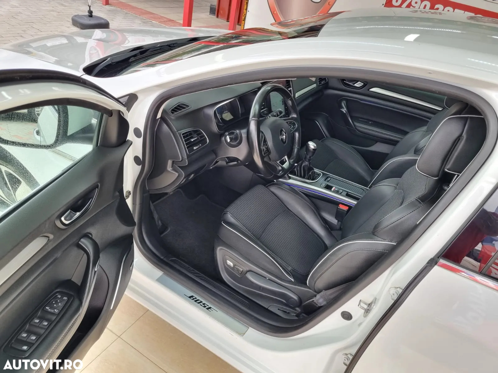 Renault Megane ENERGY dCi 130 BOSE EDITION - 24