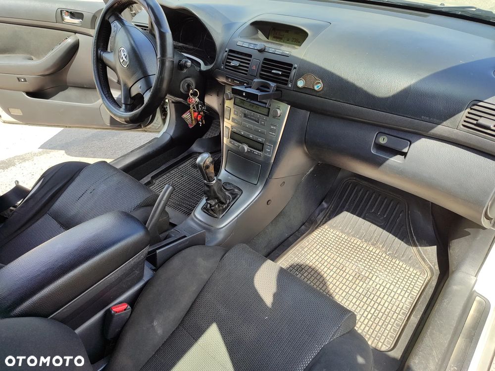 Toyota Avensis 2.0 D-4D High - 6