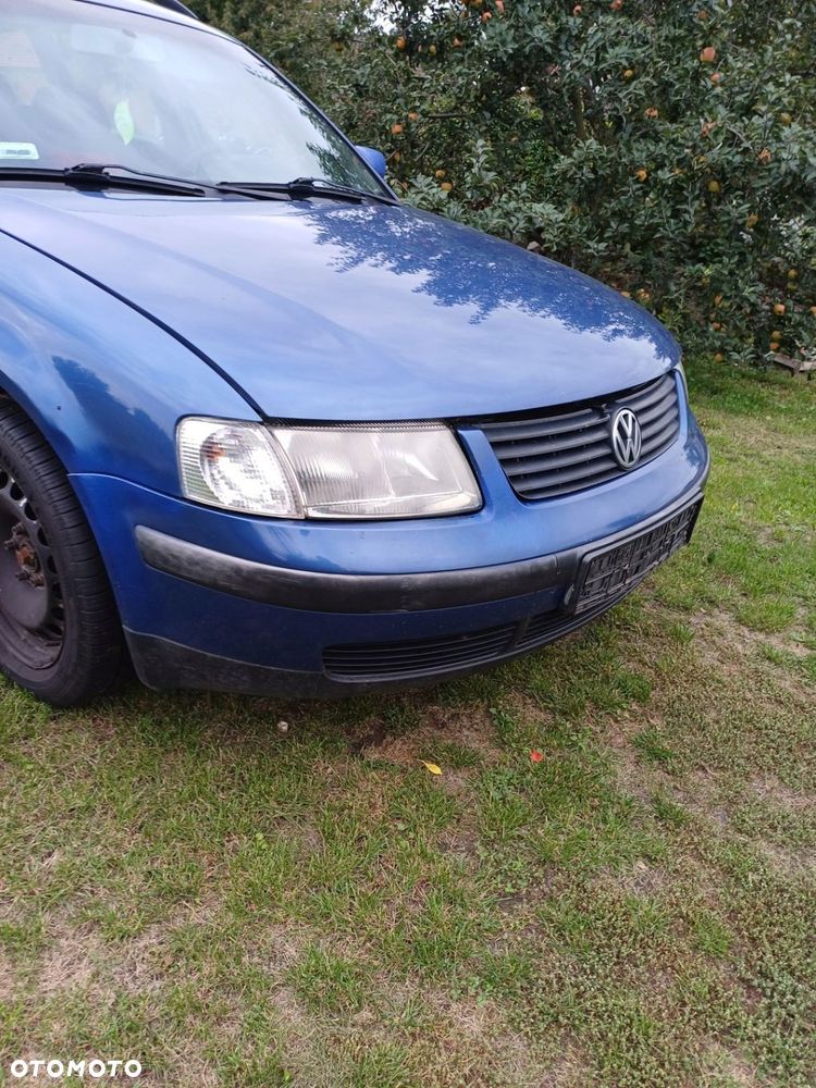 Zderzak przedni LR5V VOLKSWAGEN PASSAT B5 2000r 1.9 tdi - 2