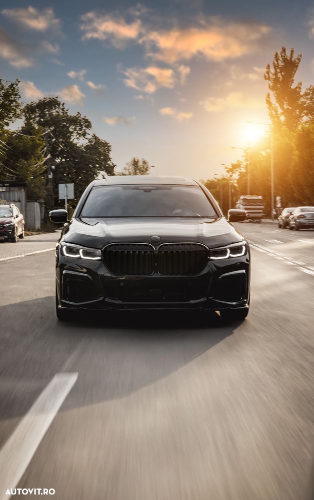 BMW Seria 7 740d xDrive MHEV - 8