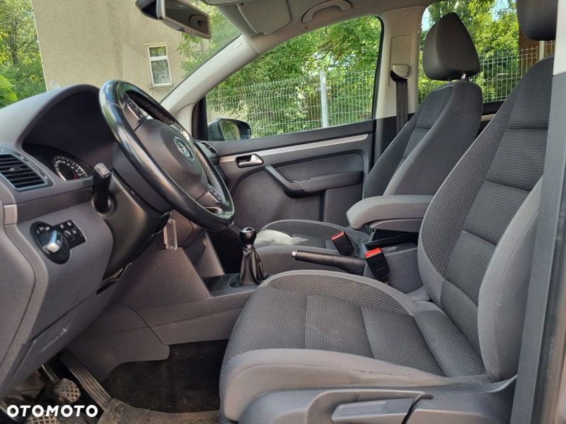 Volkswagen Touran 2.0 TDI Highline - 14