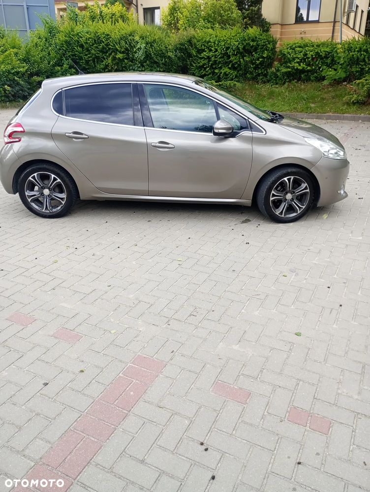 Peugeot 208 1.2 VTi Allure - 4
