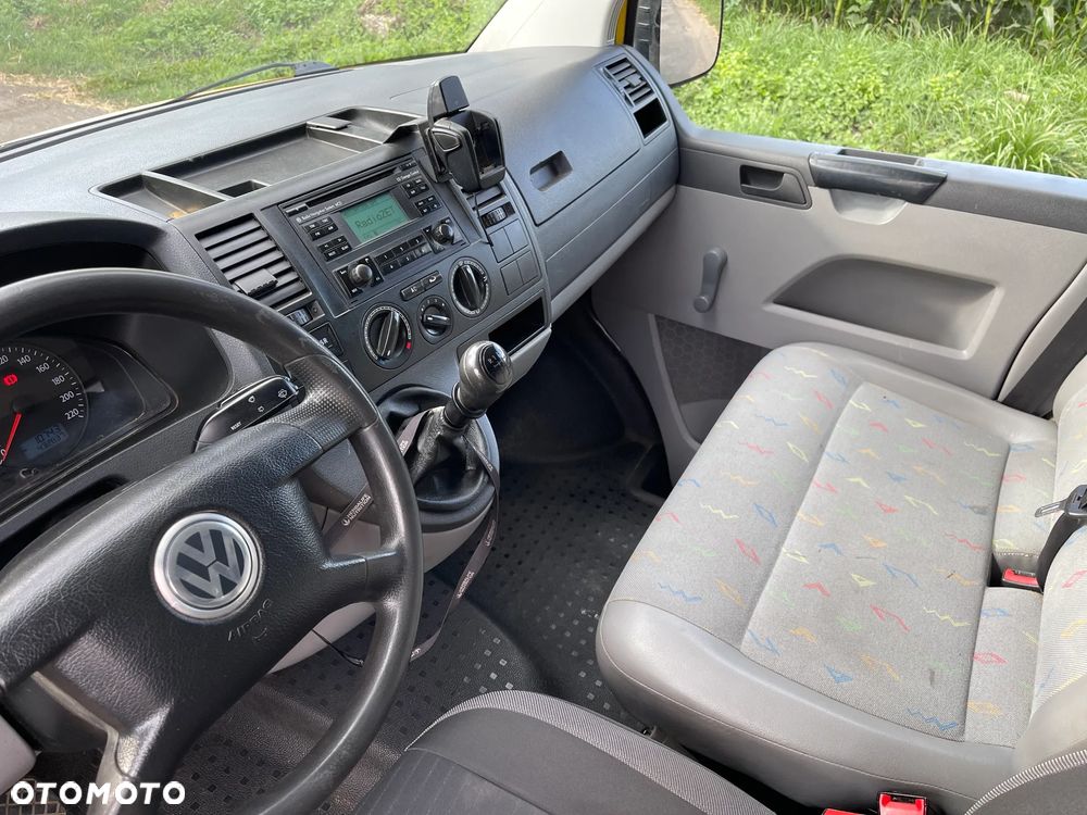 Volkswagen Transporter T5 2.5 TDI 131 KM Manual 6 Biegów 2X drzwi boczne przesuwne 2005 ROK - 16