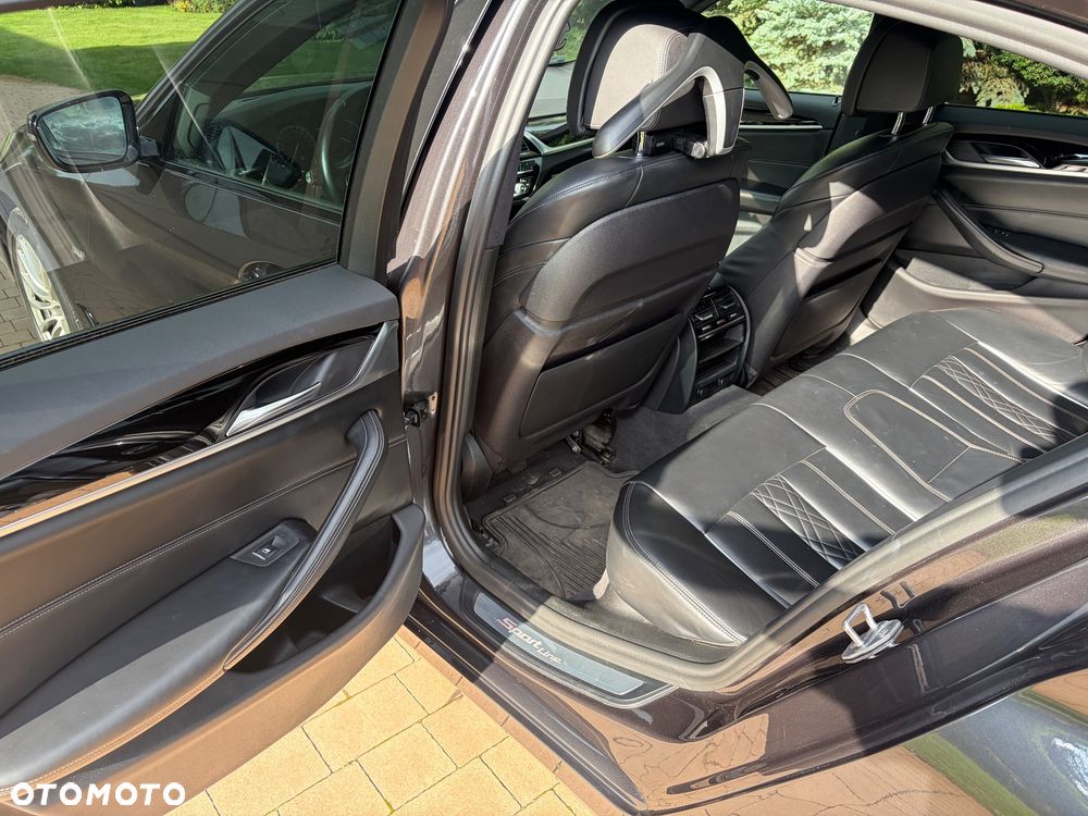 BMW Seria 5 530d xDrive Sport Line sport - 23