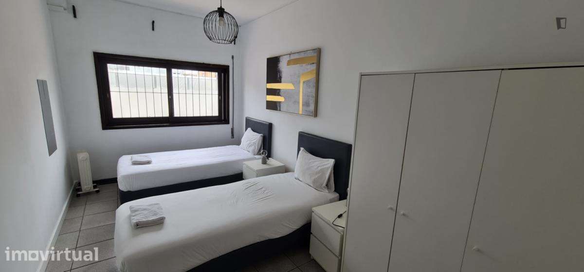 Apartamento com 4 quartos - localizado em Cedofeita Porto - Grande imagem: 4/14