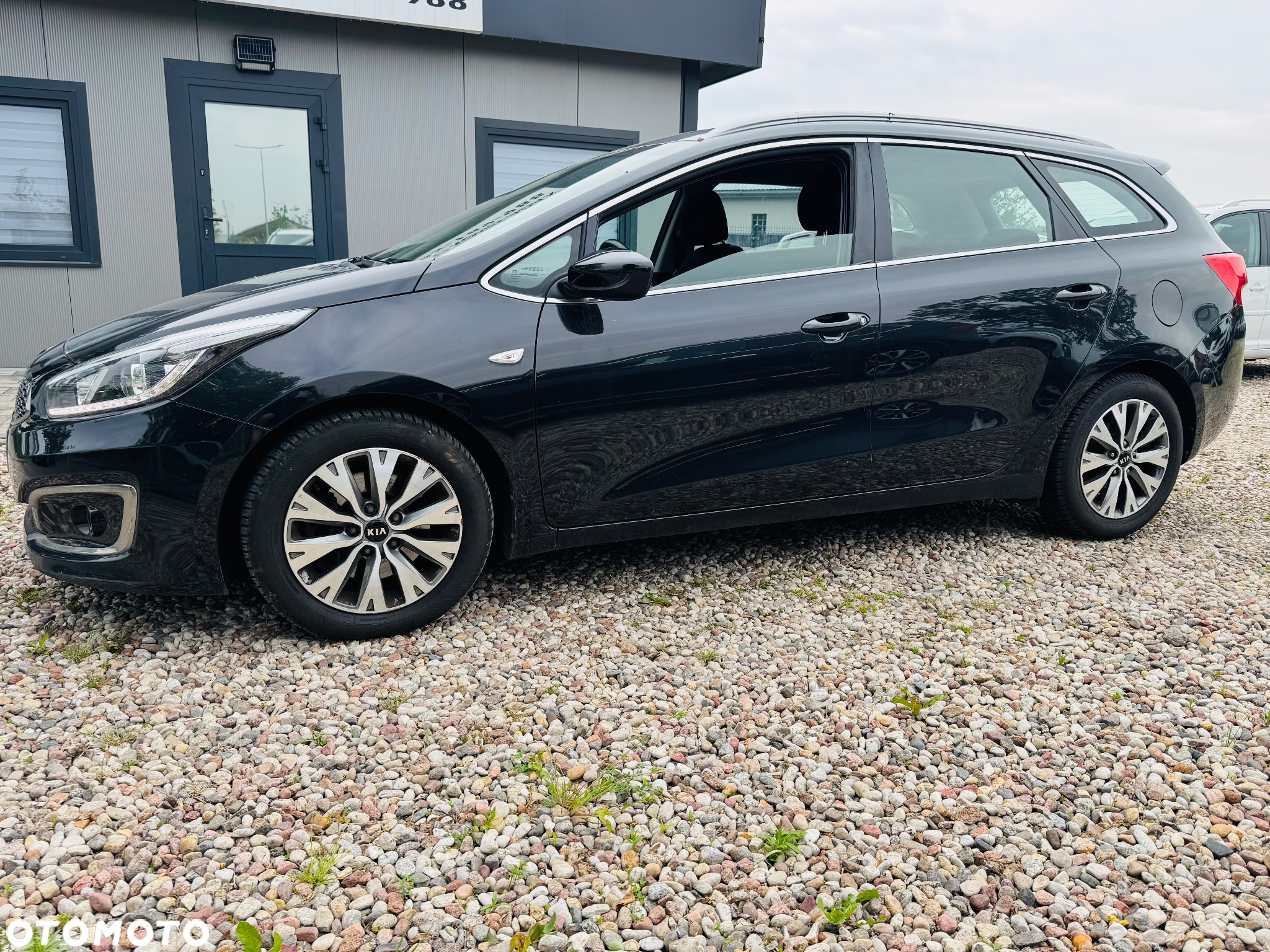 Kia Ceed 1.6 CRDi 136 ISG Spirit - 8