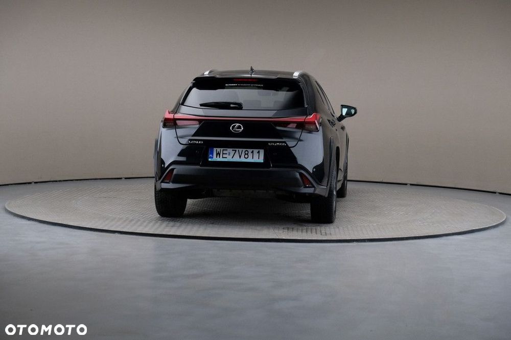 Lexus UX - 5