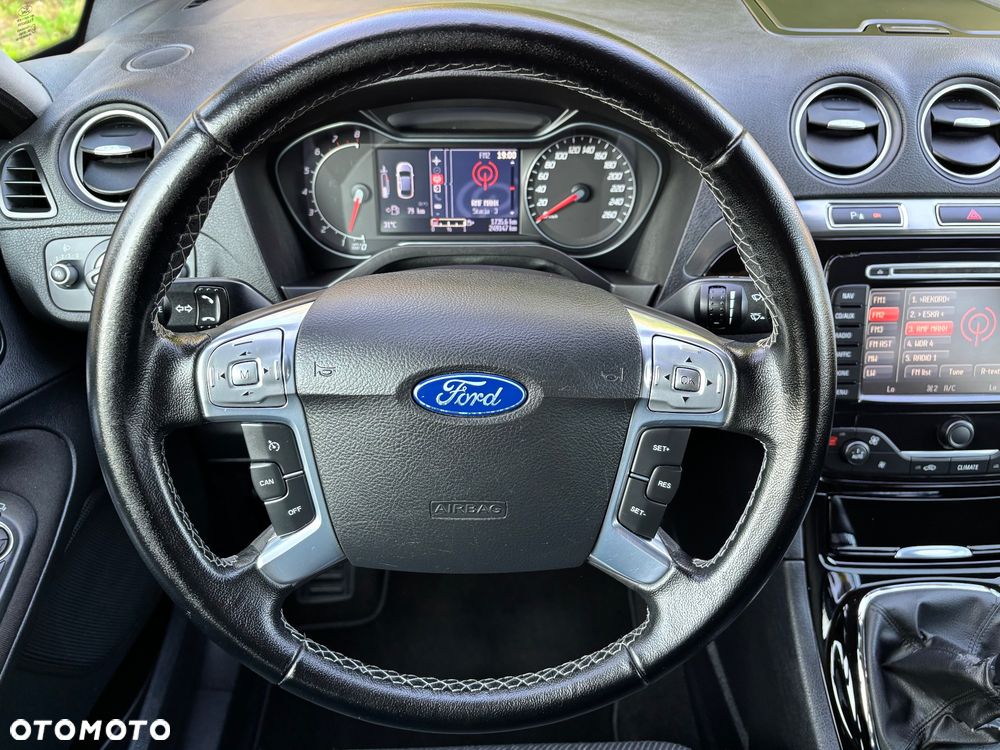 Ford S-Max 2.0 Titanium - 29