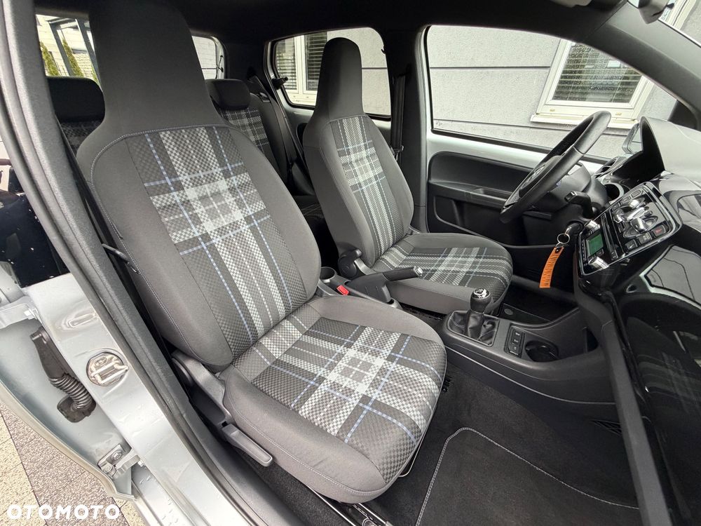 Volkswagen up! 1.0 high EU6 - 15