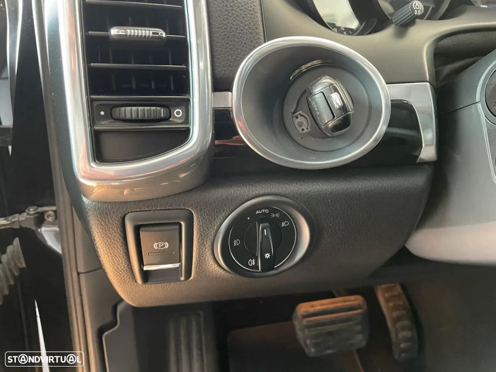 Porsche Cayenne - 13