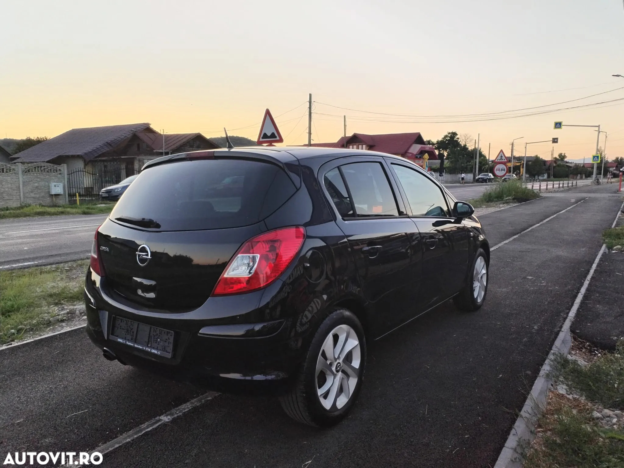 Opel Corsa 1.4 16V Satellite - 16