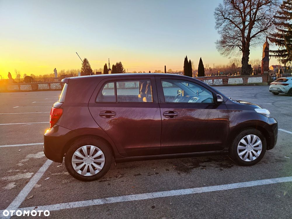 Toyota Urban Cruiser - 10