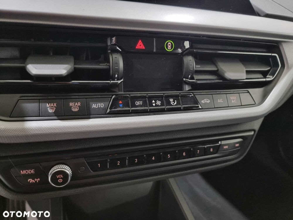 BMW Seria 1 - 25