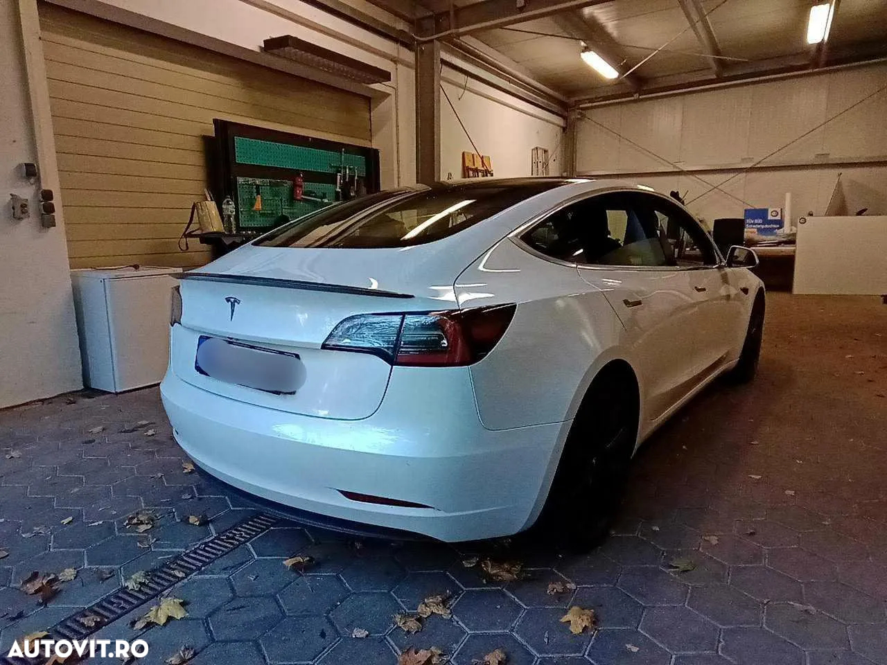 Tesla Model 3 - 28