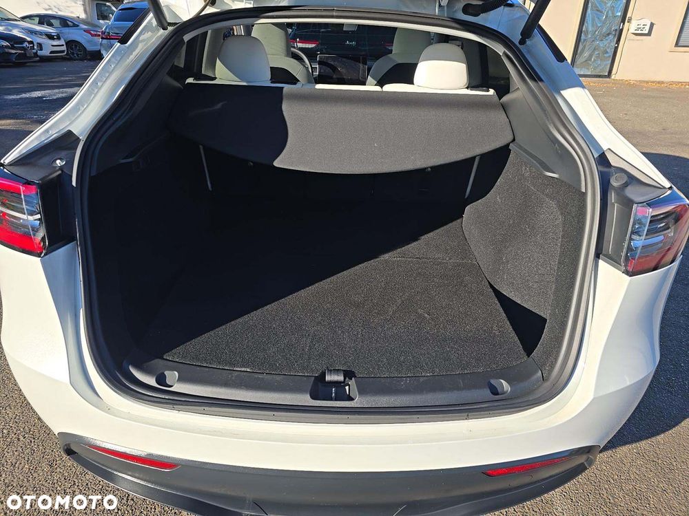 Tesla Model Y Long Range Dual Motor AWD - 15