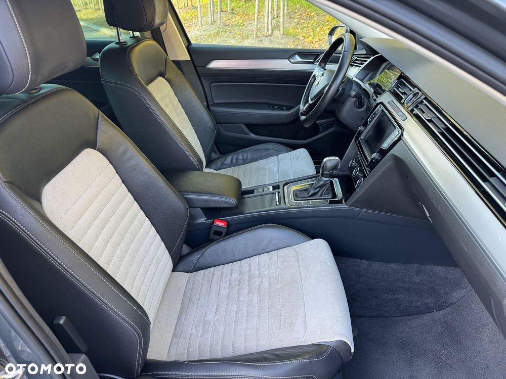 Volkswagen Passat Variant 2.0 TDI SCR DSG Highline - 19