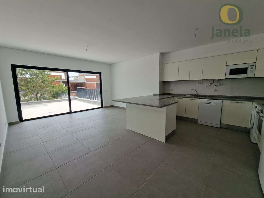 Apartamento novo sem mobilia com 2 suites , garagem e arrecadação - Grande imagem: 4/30