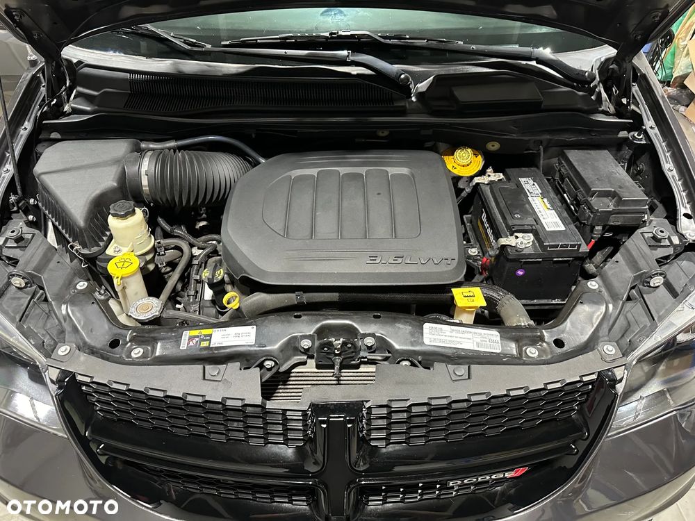 Dodge Grand Caravan 3.6 R/T - 6