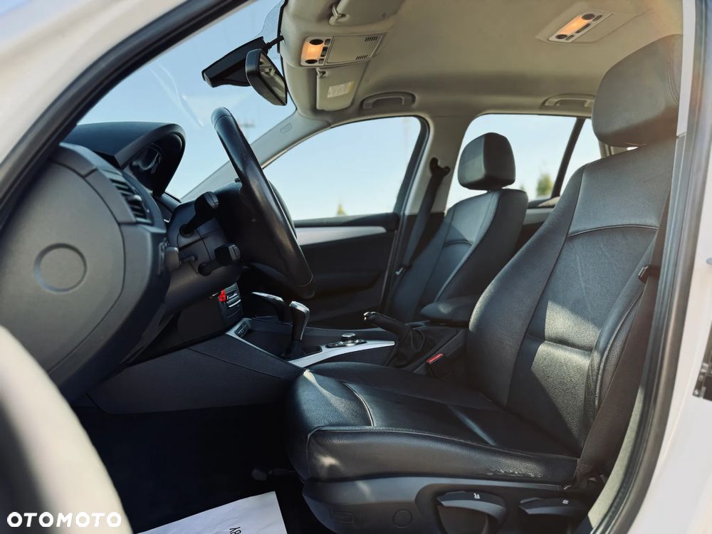 BMW X1 sDrive18d xLine - 24