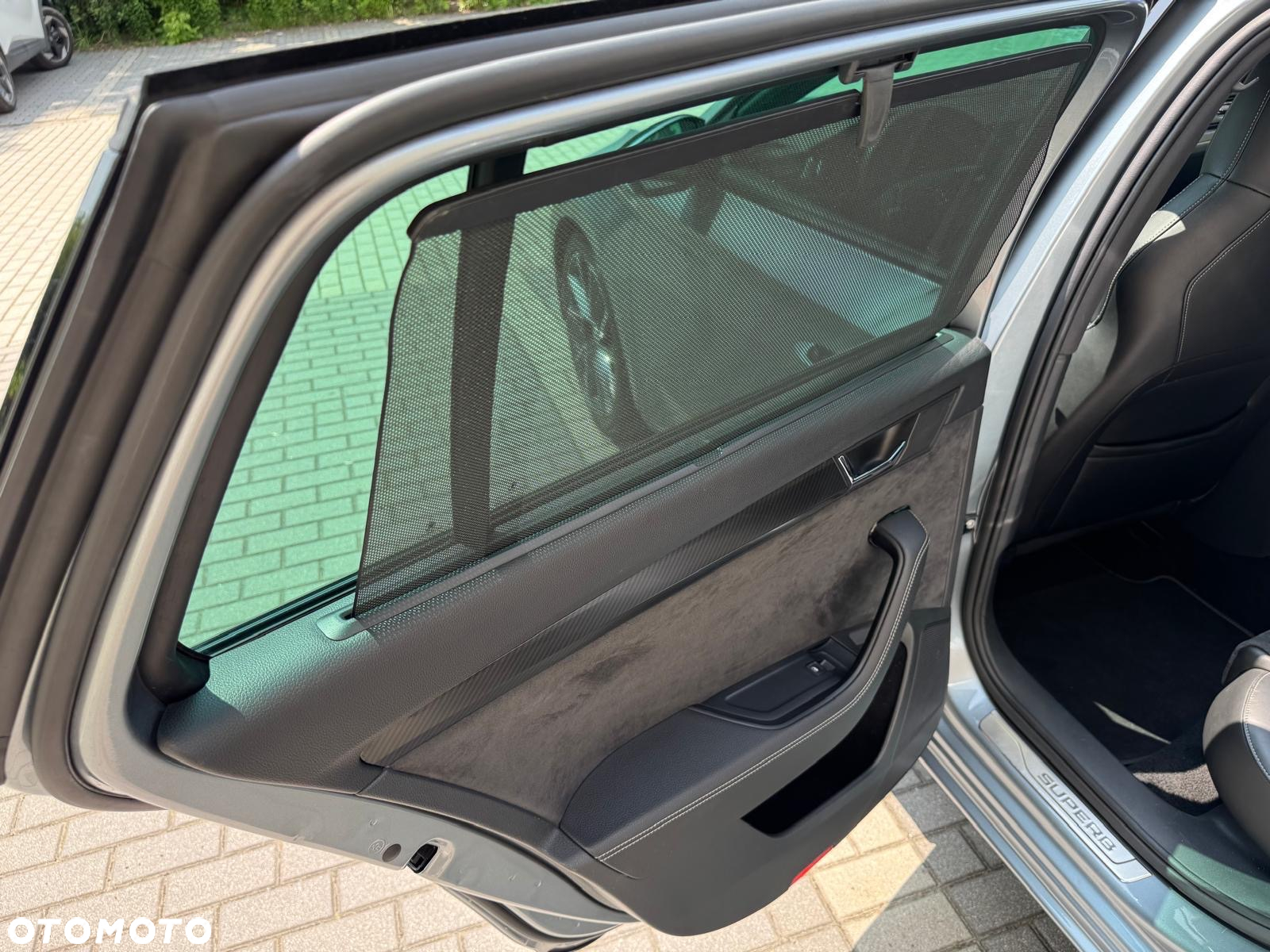 Skoda Superb 2.0 TDI DSG Sportline - 20
