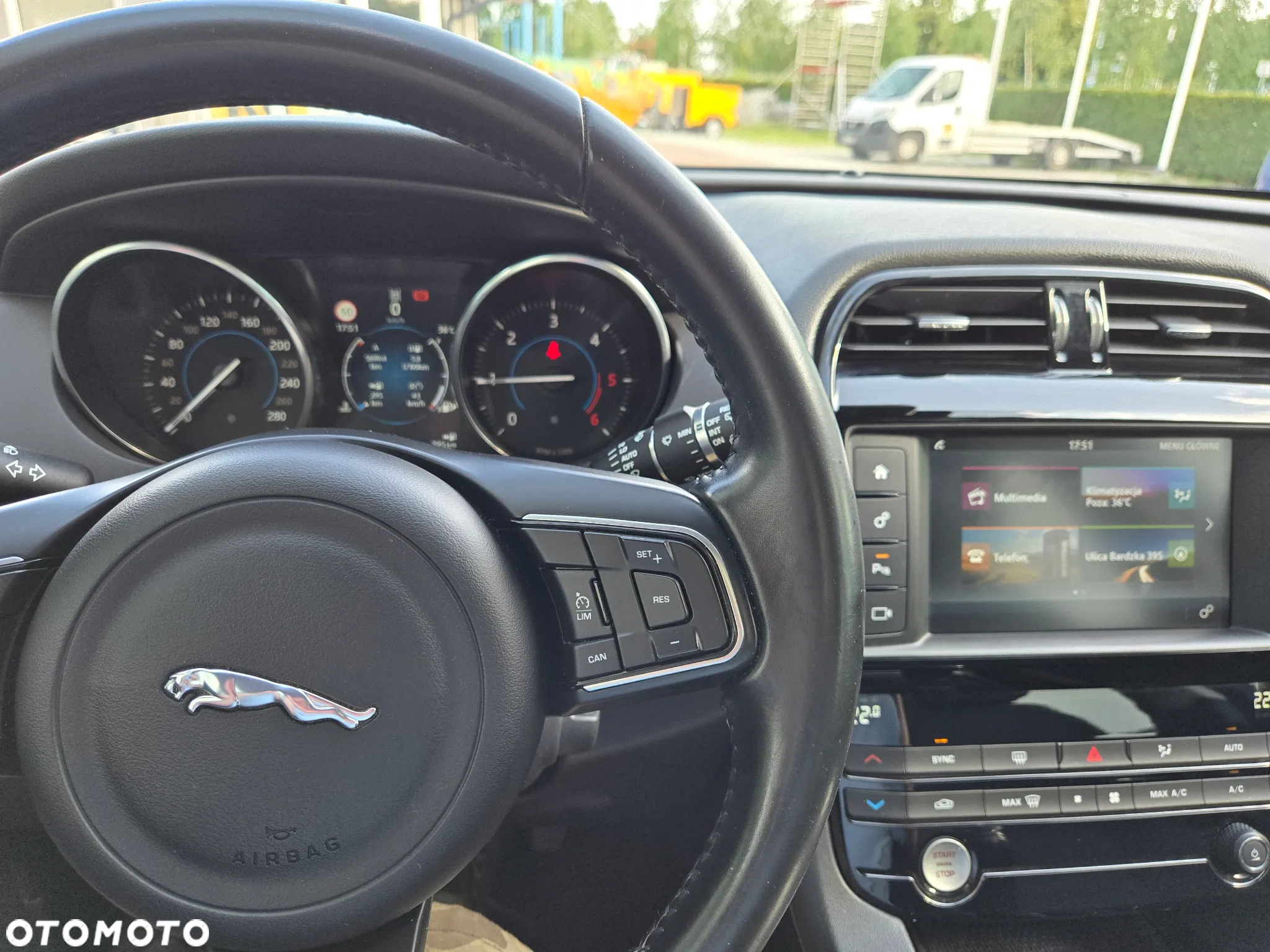 Jaguar F-Pace 2.0 i4D RWD Pure - 19