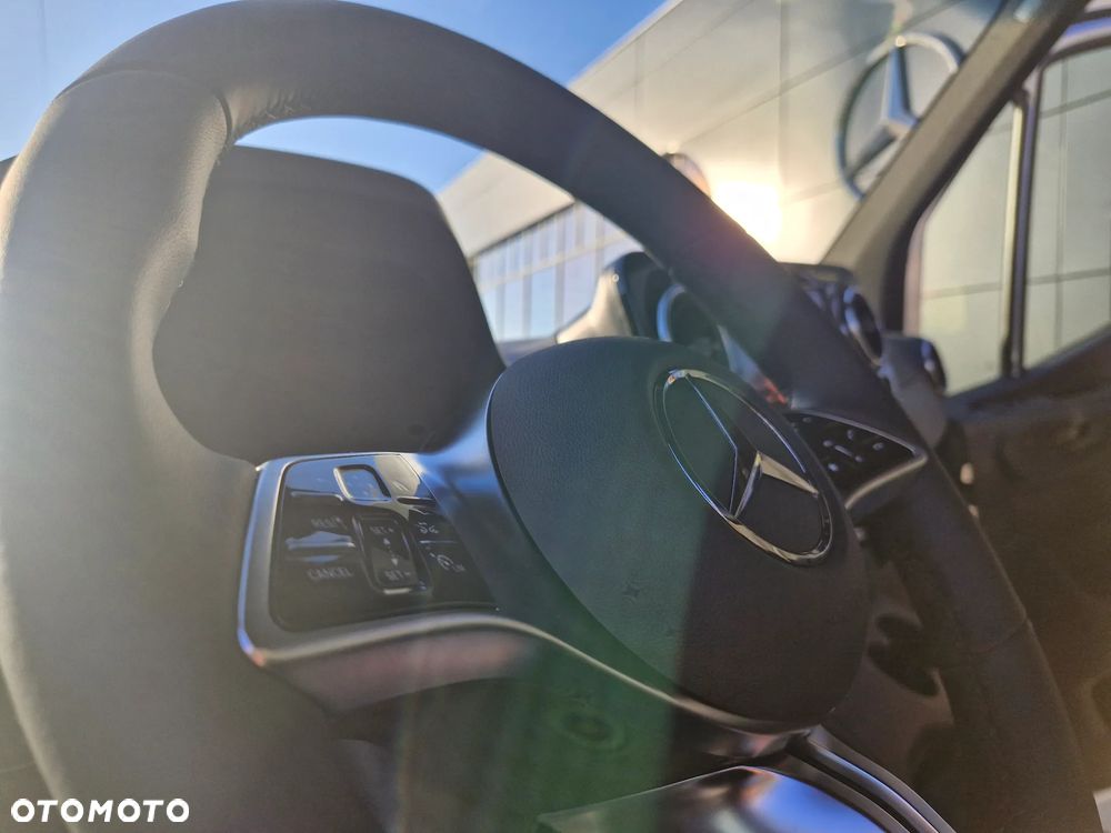 Mercedes-Benz Sprinter - 25