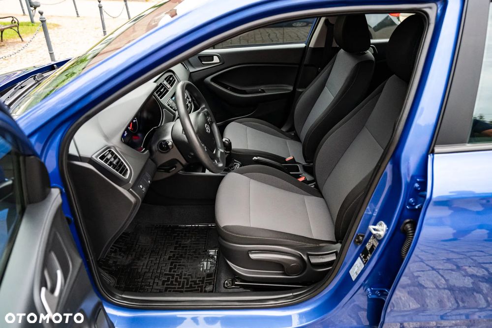 Hyundai i20 - 12