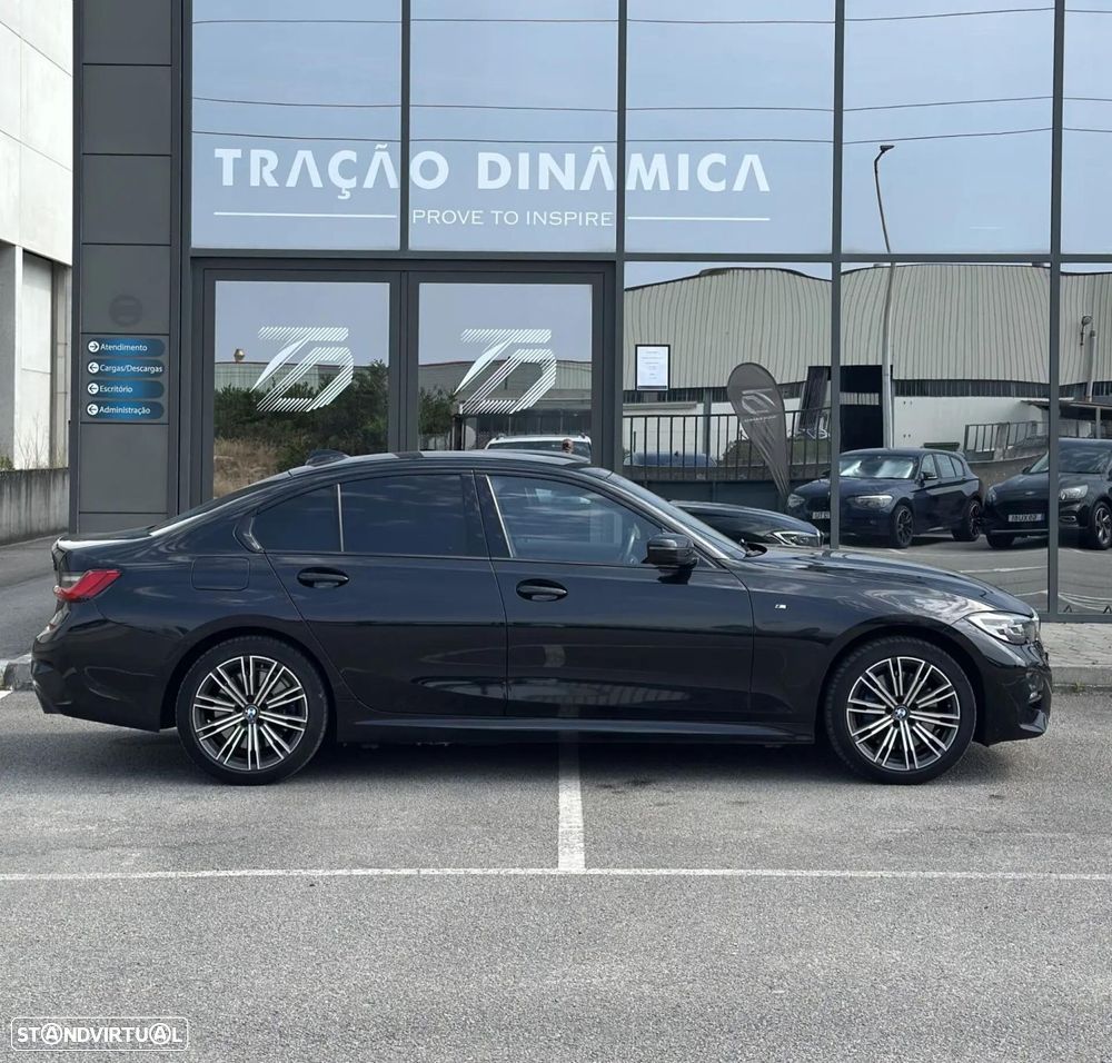 BMW 330 e Pack Desportivo M Pro Auto - 10