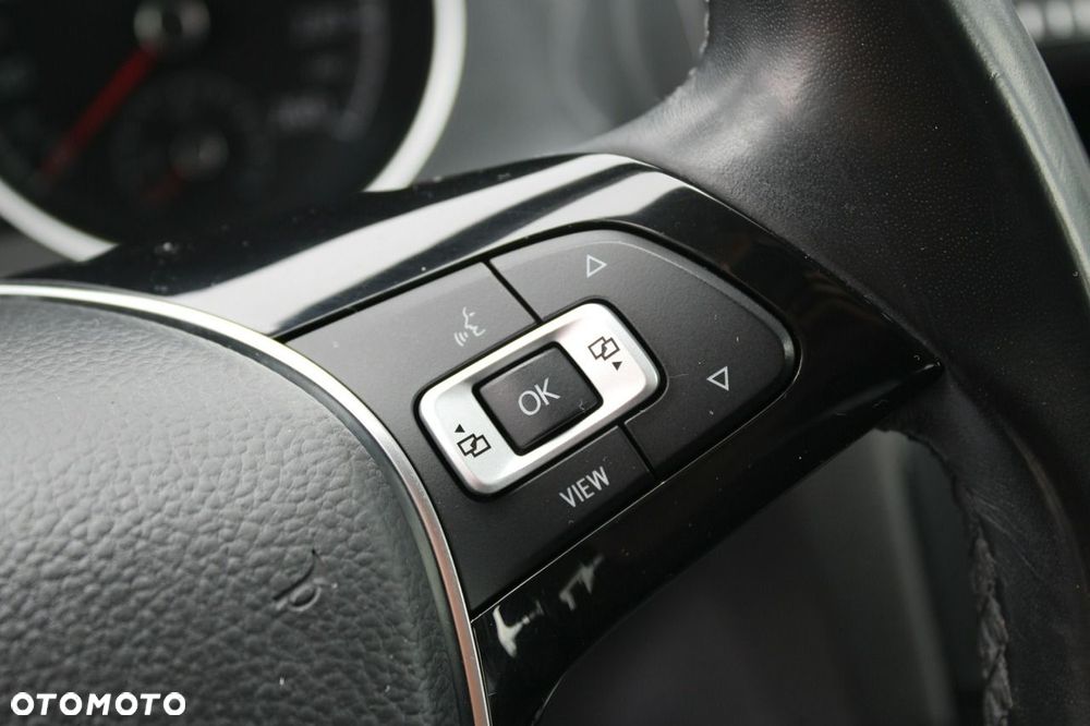 Volkswagen Golf - 21