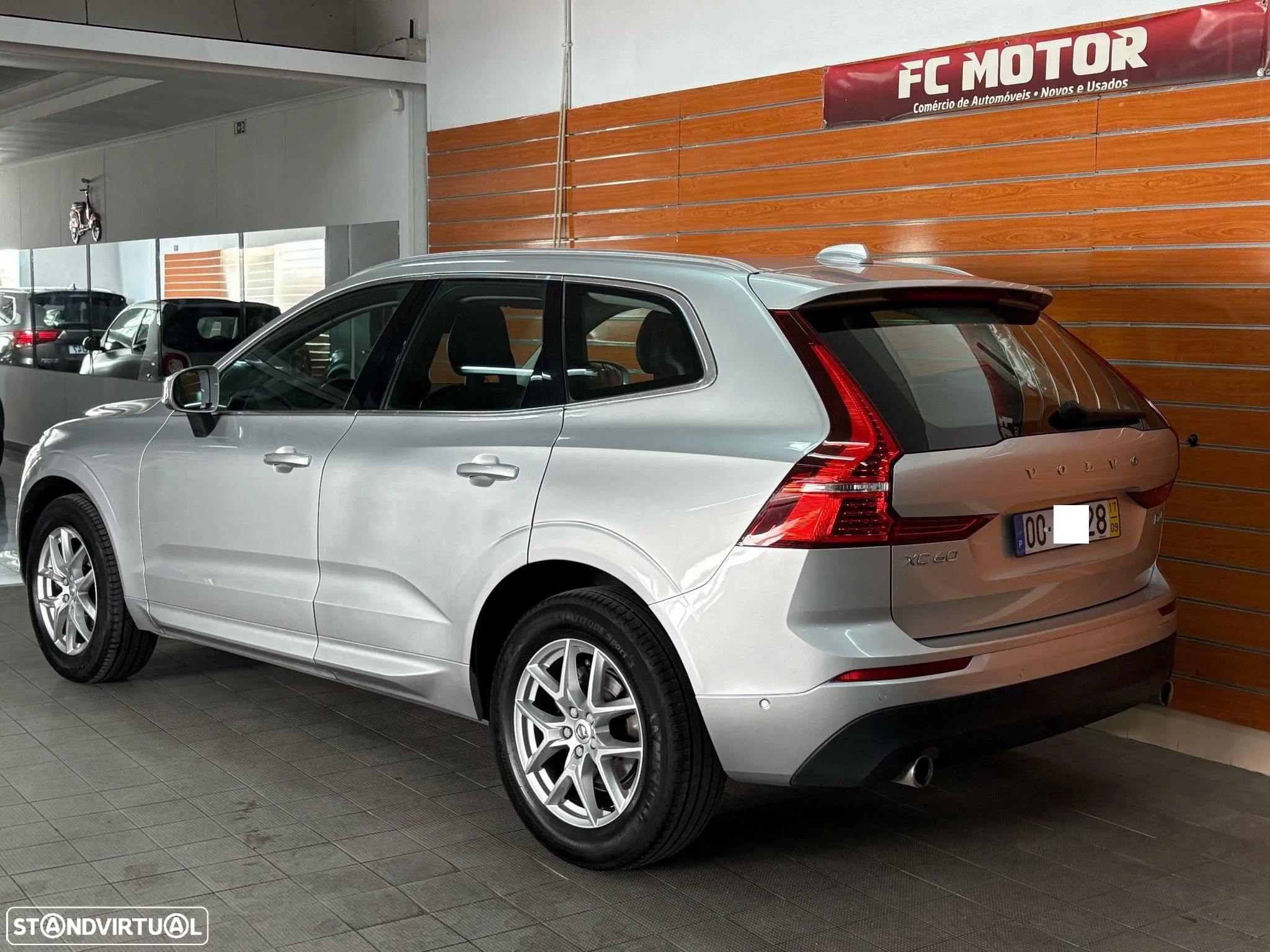 Volvo XC 60 2.0 D4 Momentum AWD Cluster A Geartronic - 5